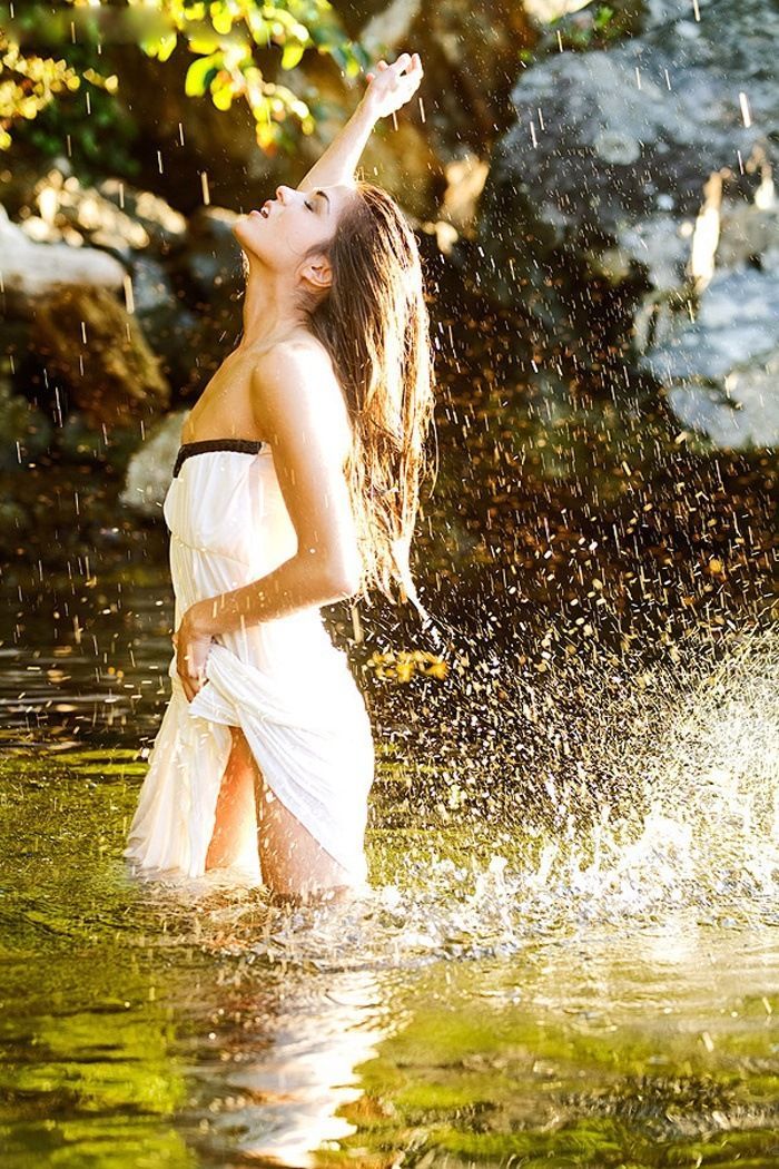 Marie Avgeropoulos in Panjihua