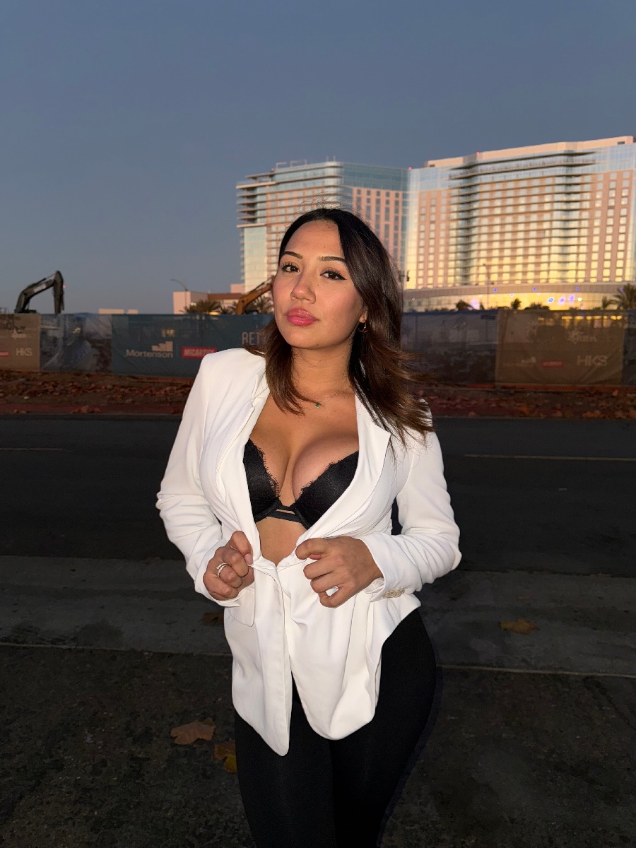 Take a pause and enjoy Ali Cruz — streaming from Panjihua