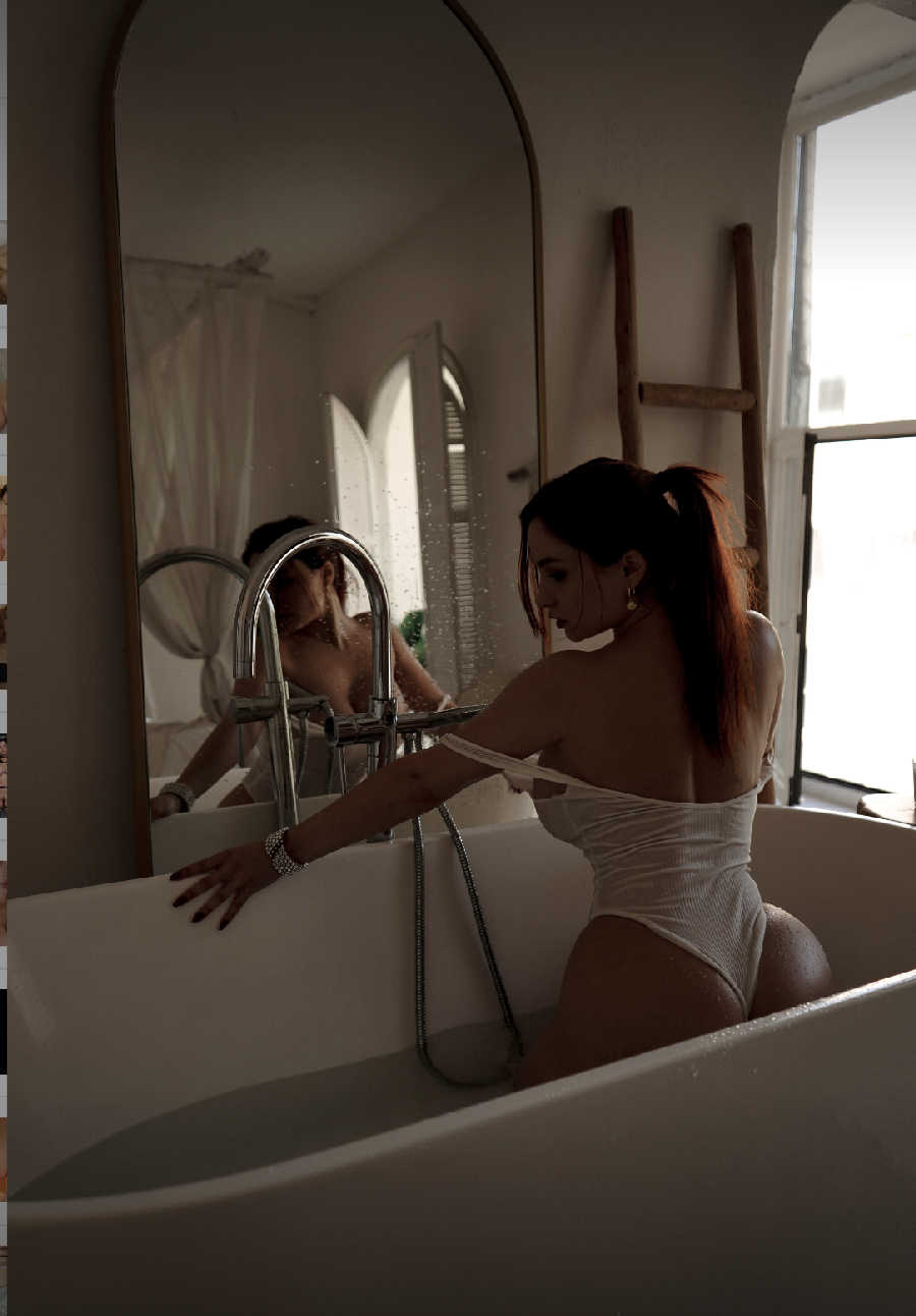 A playful frame from Miranda Faith nude — online in Panjihua