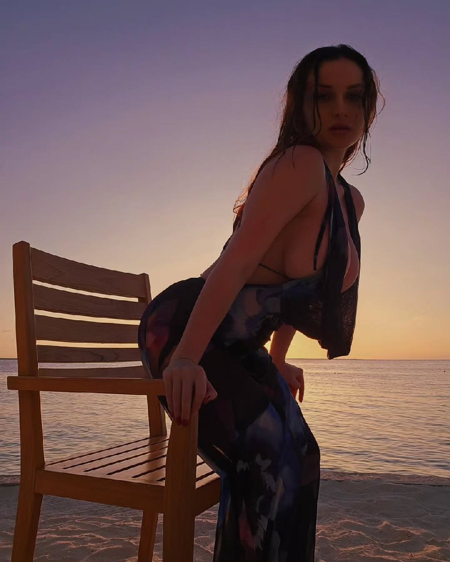 Sexy girl Miranda Faith nude in Panjihua