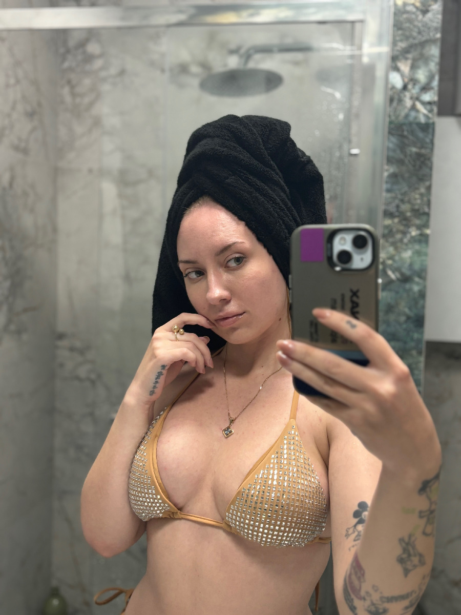 Nude girl KateV in Panjihua