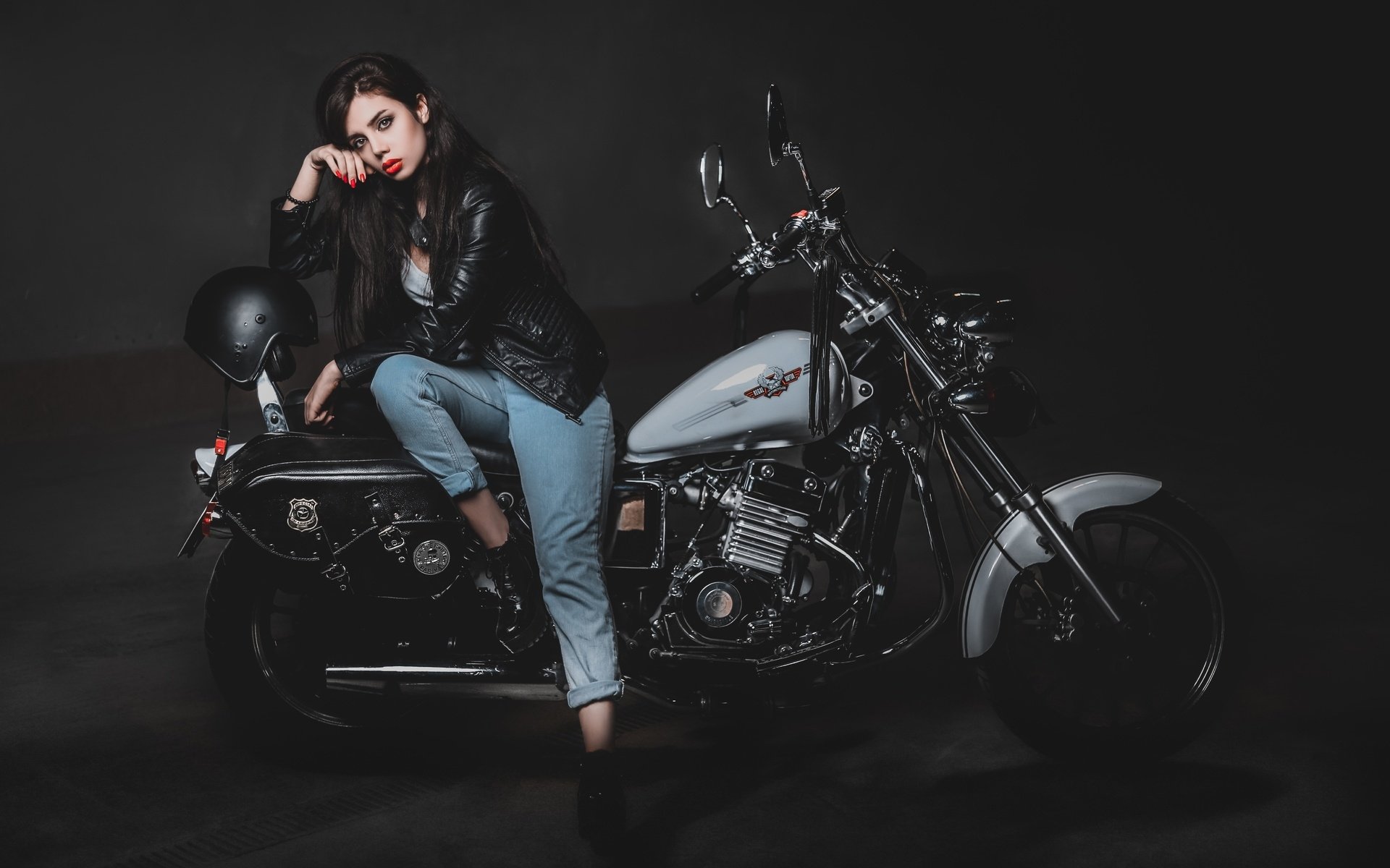 Biker girls: style and drive in Panjihua