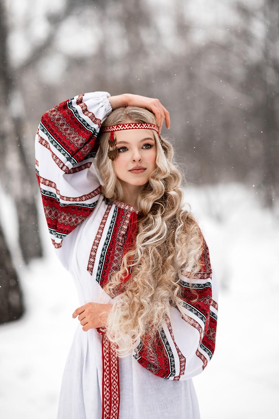 Slavic girls’s look of the day — catch her live in Panjihua