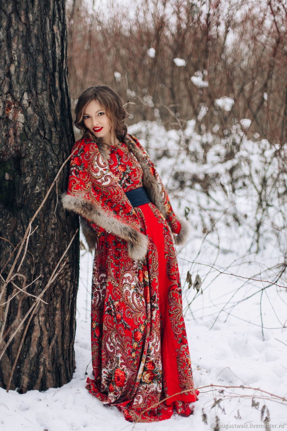 Photo Girls in Slavic costumes in Panjihua